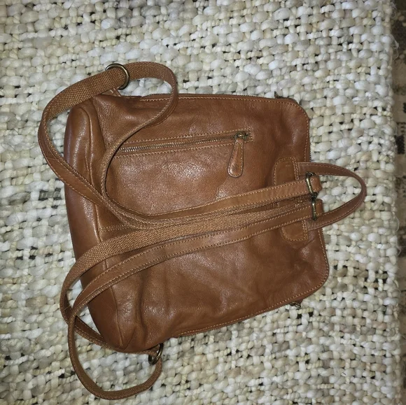 Oak and Tan genuine leather backpack - Picture 5 of 5